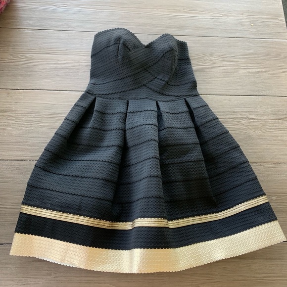 Sans Souci dress. - Picture 3 of 4